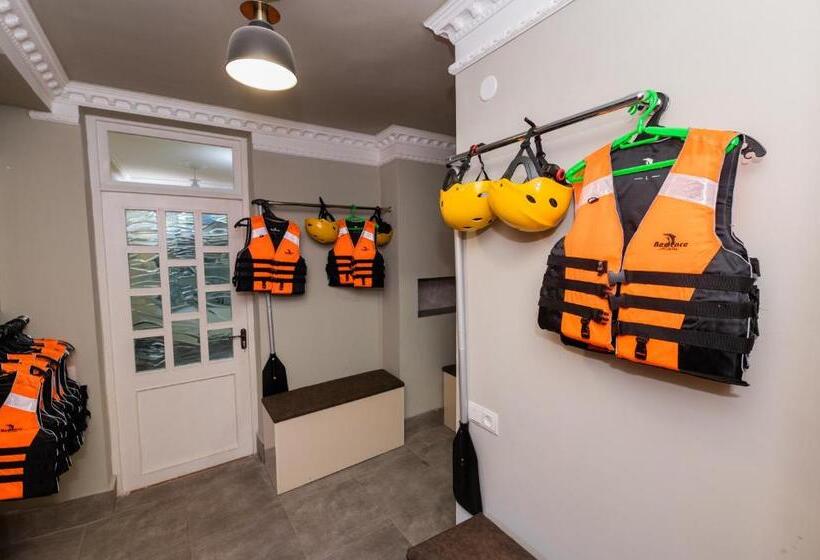 هتل Rafting House
