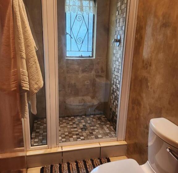 پانسیون Dr M Beauty Lounge And Guest House