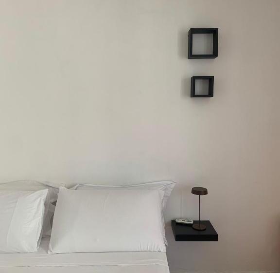 住宿加早餐  Castellabatecoast