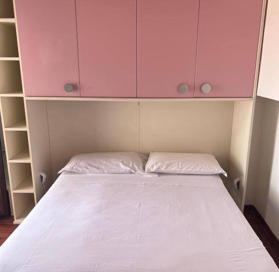 住宿加早餐  Castellabatecoast