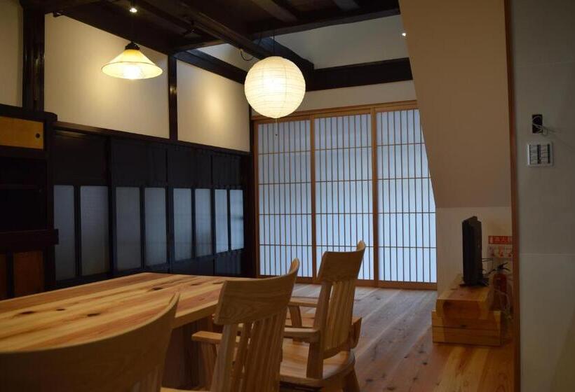 بنسيون Gokayama Base