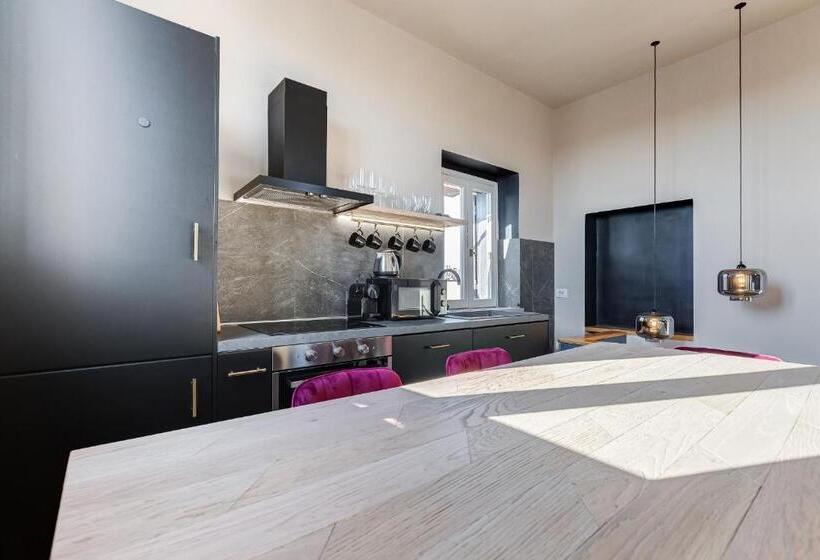 پانسیون Vivilo Roma Trevi   Luxury Experience   Private Jacuzzi On Terrace   Insane View