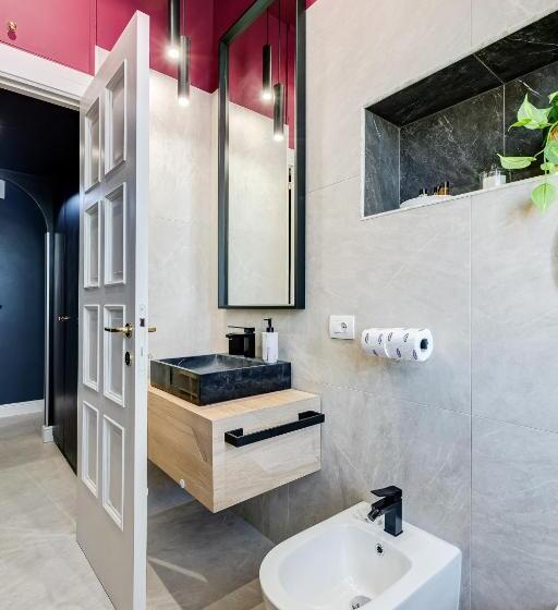 پانسیون Vivilo Roma Trevi   Luxury Experience   Private Jacuzzi On Terrace   Insane View