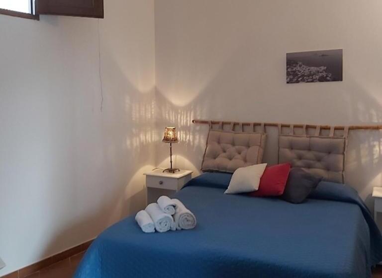 تختخواب و صبحانه La Casa Di Zeffiro