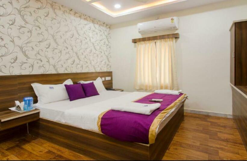 Отель Grand Ashirwad By Wb Inn