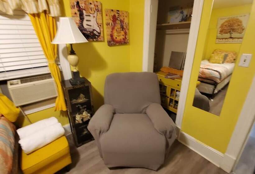 بنسيون Room In Guest Room   Yellow Rm Dover  Del State, Bayhealth  Dov Base