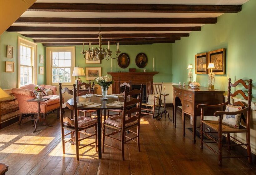 تختخواب و صبحانه Hollymead House