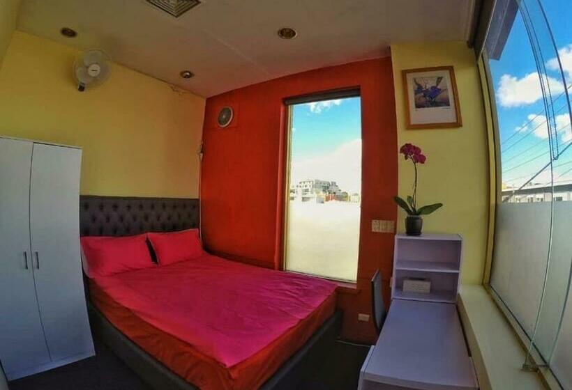 Lilihostel