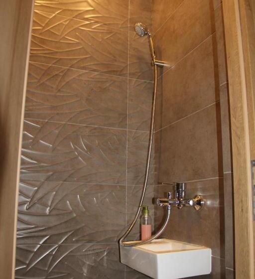 پانسیون Green Oaks Private Rooms With Private Shower