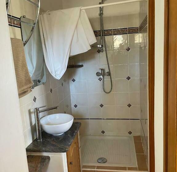 Bed & Breakfast Les Célestins Studios Indépendants