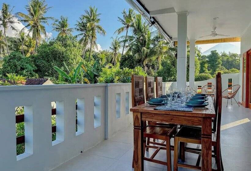 تختخواب و صبحانه Rumah Diyah
