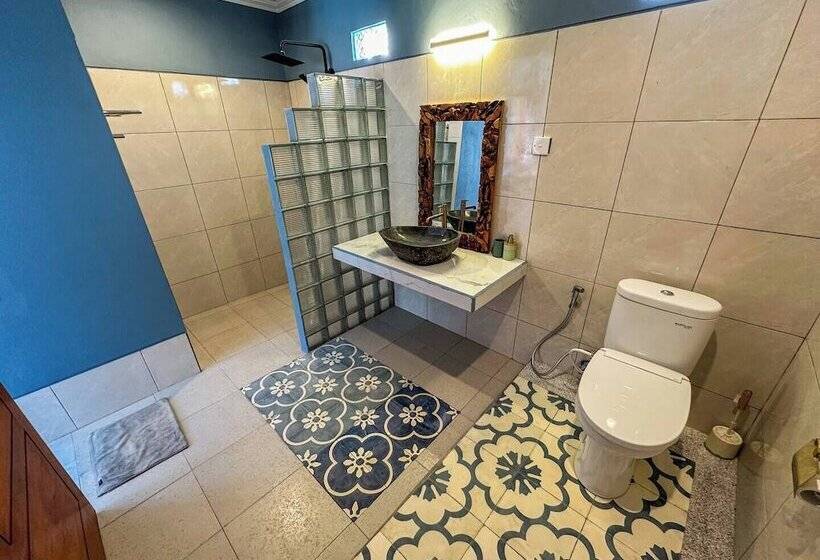 تختخواب و صبحانه Rumah Diyah