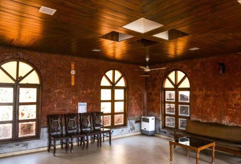 فندق Kingsden Island Resort