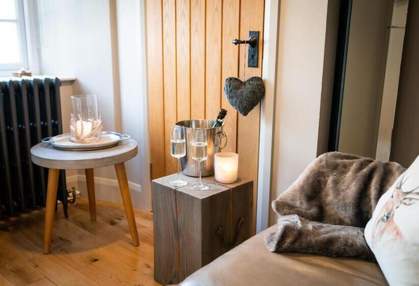 فندق Nether Glenny Farm