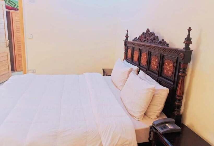 هتل Luxury Palace Peshawar