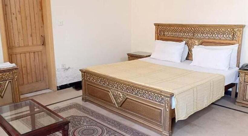 هتل Luxury Palace Peshawar