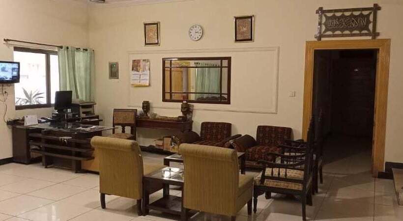 هتل Luxury Palace Peshawar