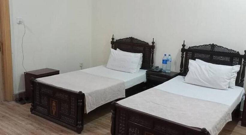 هتل Luxury Palace Peshawar