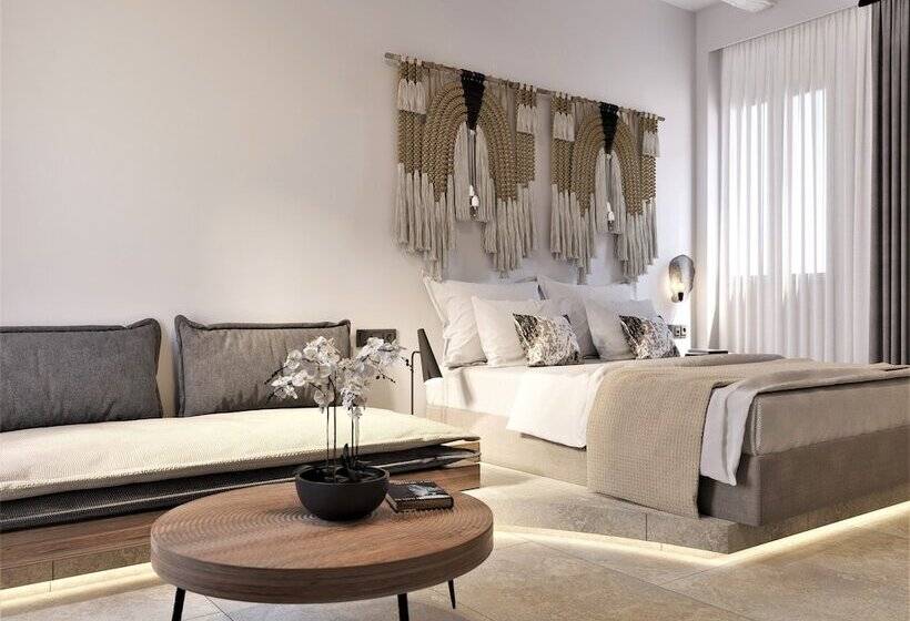 تختخواب و صبحانه F Charm All Suites   Adults Only
