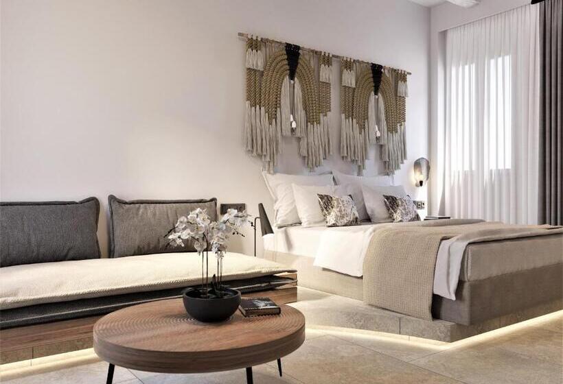 تختخواب و صبحانه F Charm All Suites   Adults Only