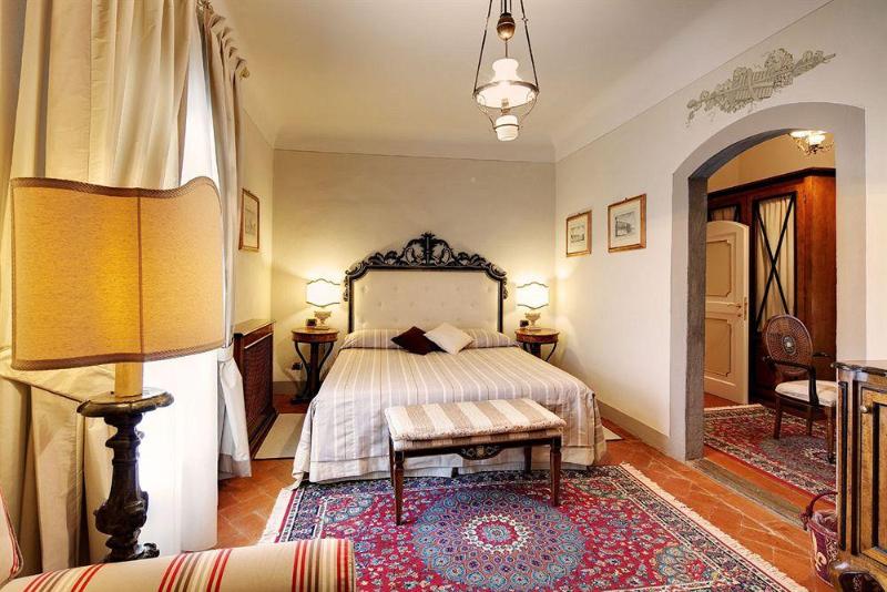 تختخواب و صبحانه Villa Il Sasso  Dimora D Epoca