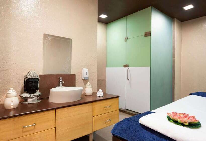 مسافرخانه Ramada Ajmer