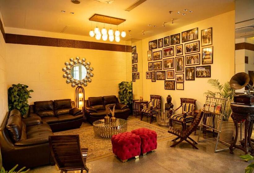 مسافرخانه Ramada Ajmer