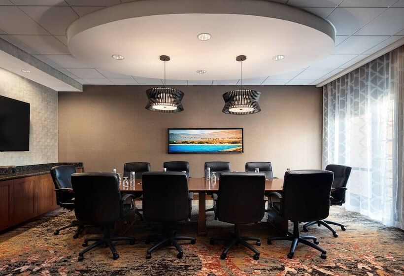فندق Courtyard By Marriott Santa Barbara Goleta