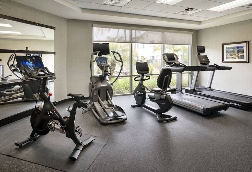 فندق Courtyard By Marriott Santa Barbara Goleta