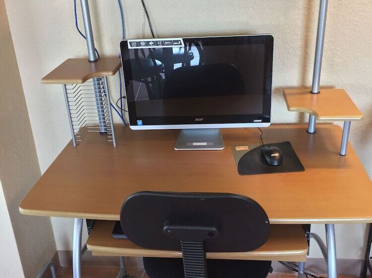 هتل Econo Lodge