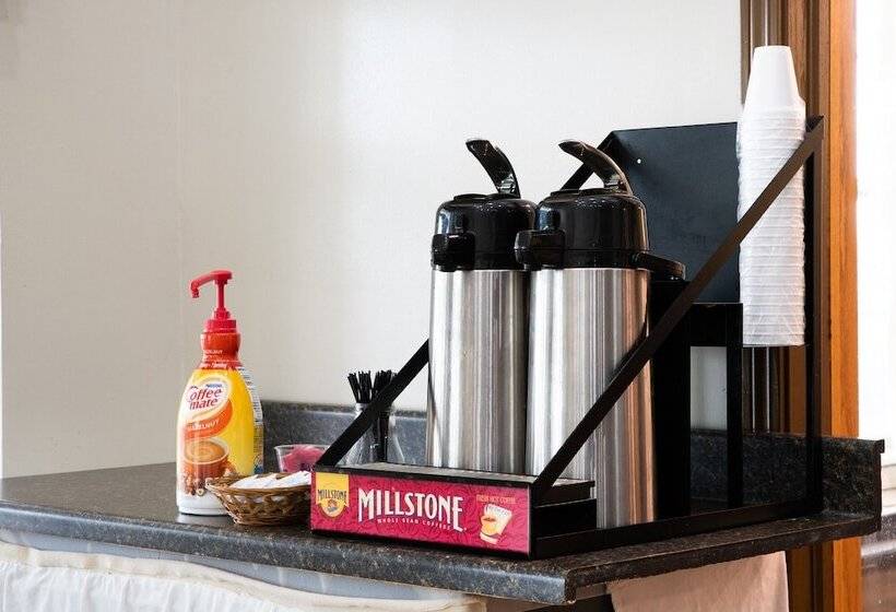 هتل Blisspoint Inn & Suites Marion