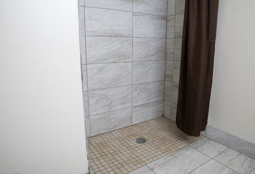 هتل Blisspoint Inn & Suites Marion