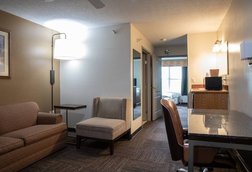 هتل Blisspoint Inn & Suites Marion