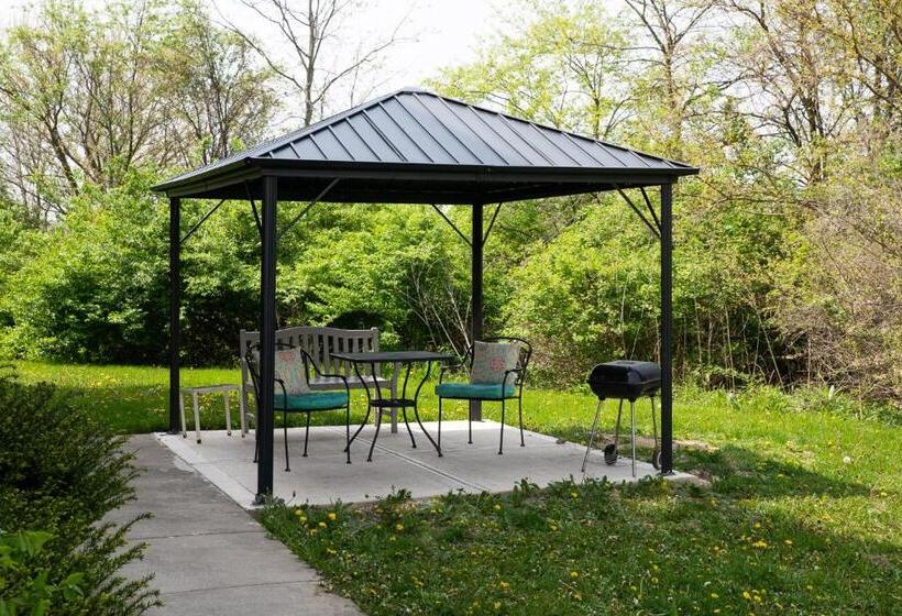 هتل Blisspoint Inn & Suites Marion