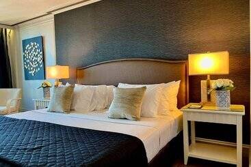 Grand Regal Hotel Davao
