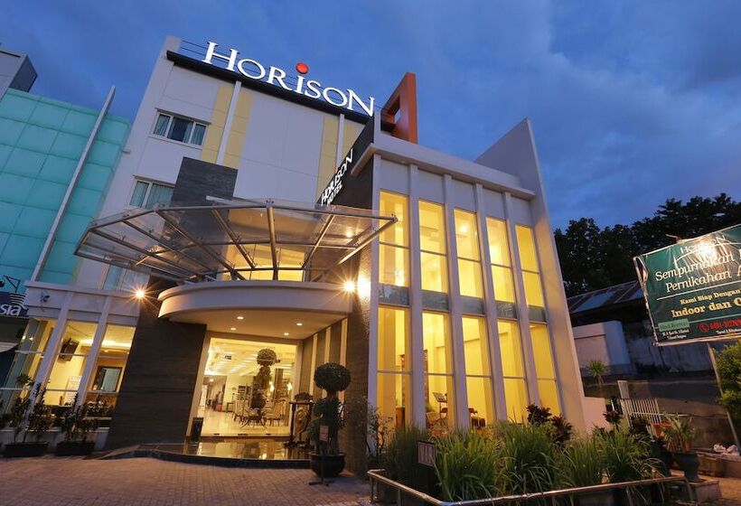 ホテル Horison Kendari