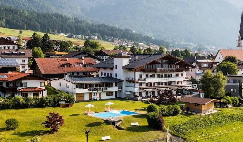 هتل Huberhof