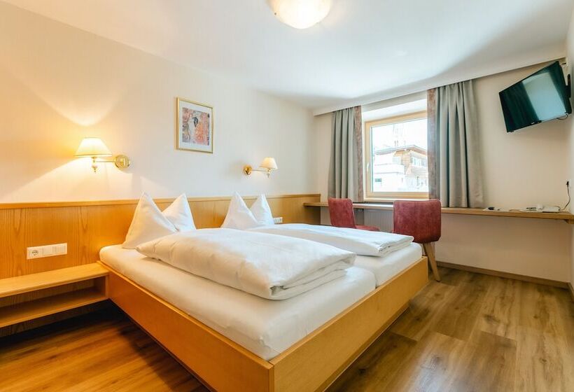 هتل Huberhof