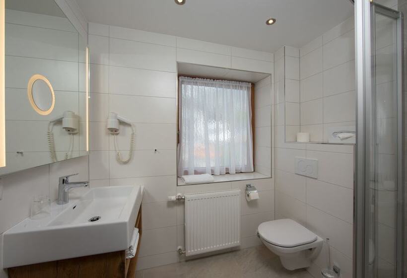 هتل Huberhof