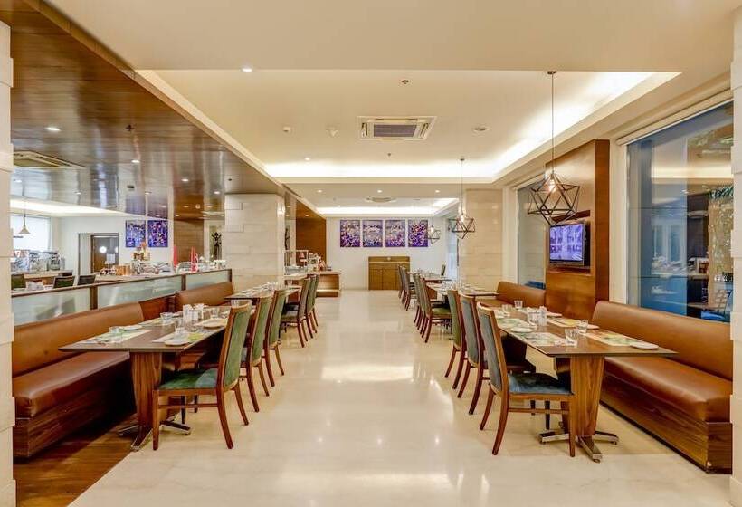 هتل Lemon Tree Premier Delhi Airport