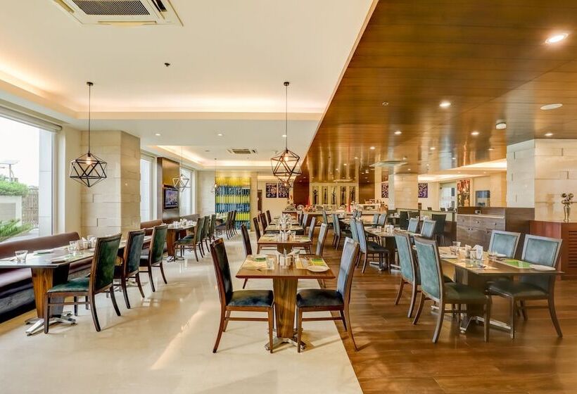 هتل Lemon Tree Premier Delhi Airport