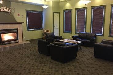هتل Nova Inn Inuvik