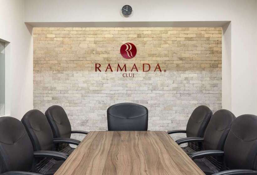 Отель Ramada By Wyndham Cluj