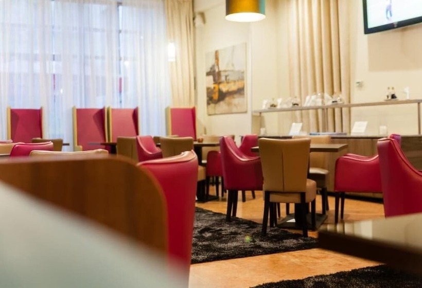 Отель Ramada By Wyndham Cluj