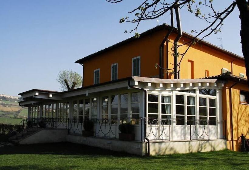 هتل Relais Villa Fornari