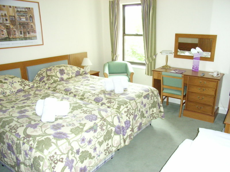 هتل Riverside House