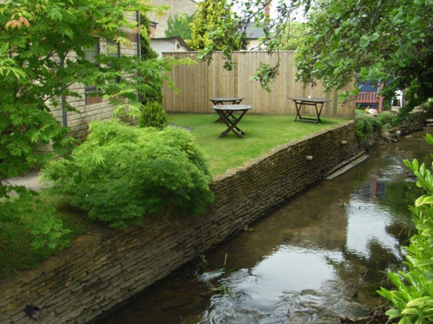 هتل Riverside House