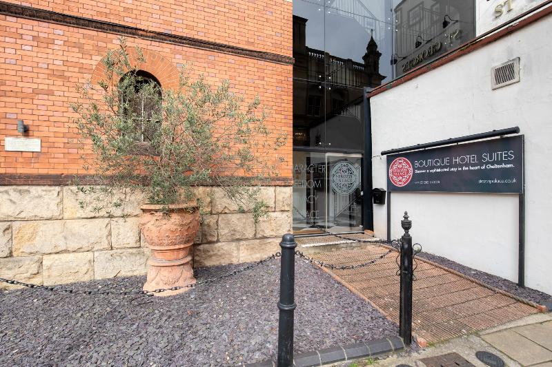 هتل Strozzi Palace Suites By Mansley