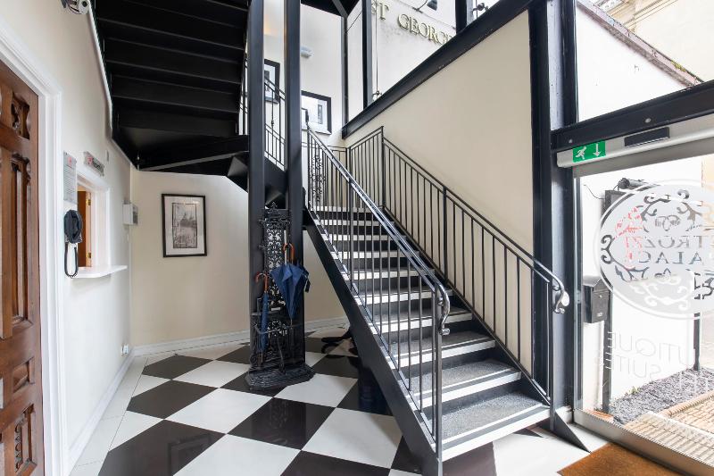هتل Strozzi Palace Suites By Mansley