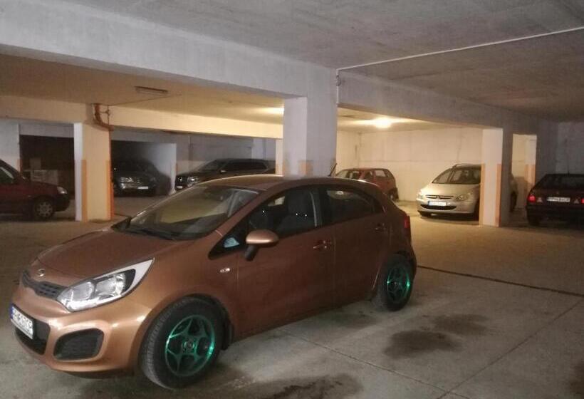 هتل Toliar
